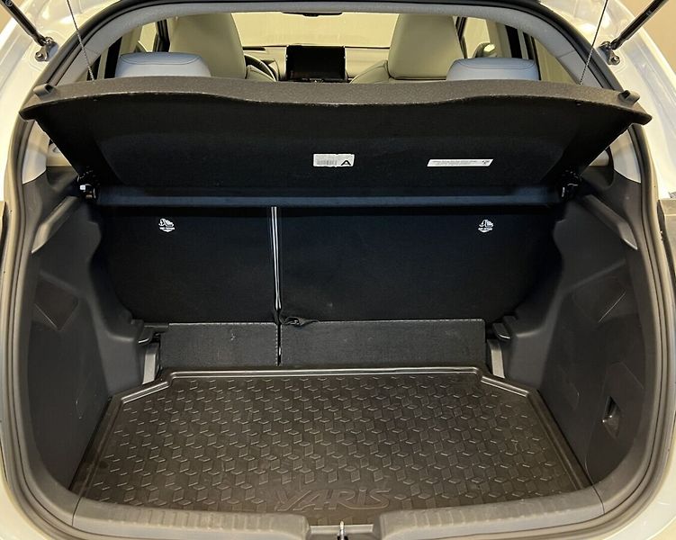 Toyota Yaris 1.5 Hybrid AT EXECUTIVE SMART - fotka 14 z 19