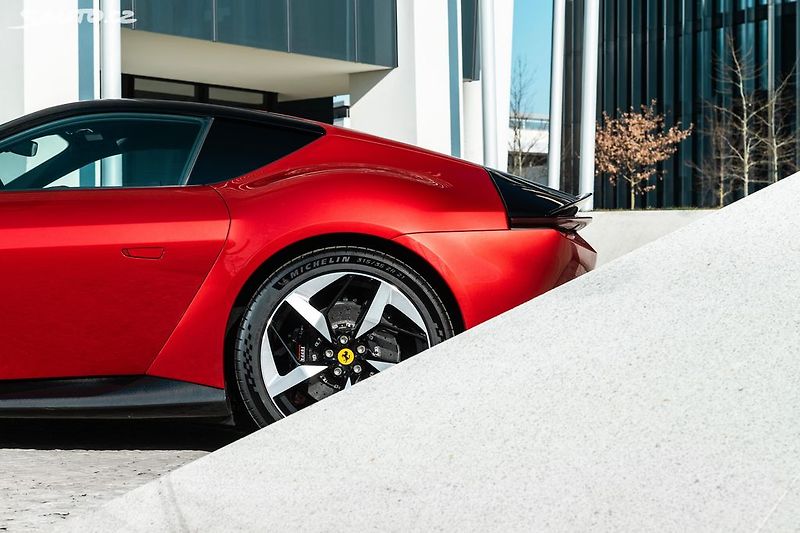 Ferrari Ostatní (2025) 12Cilindri*nové*Full Carbon - fotka 7 z 13