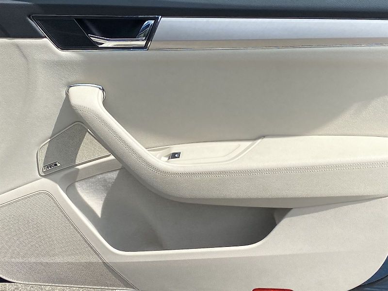 Škoda Superb (2020) 2.0 TSI DSG L&K - fotka 31 z 38