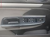 Volkswagen Golf (2013) 1.6 TDi VI, Navi, AC - náhled 16