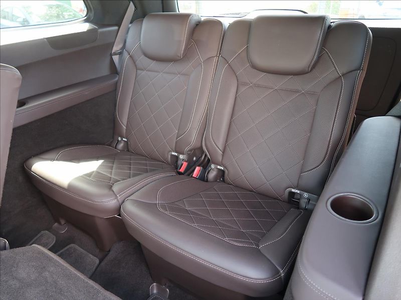Mercedes-Benz GLS 3,0 350d,190kW,NovéČR,7míst,DP - fotka 23 z 31