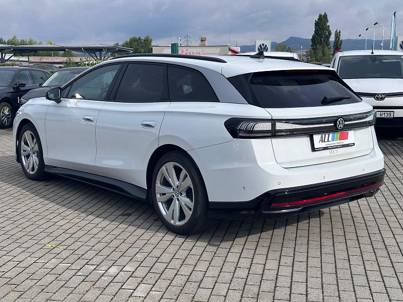 Volkswagen ID.7 Tourer Pro 210kW  - fotka 5 z 15