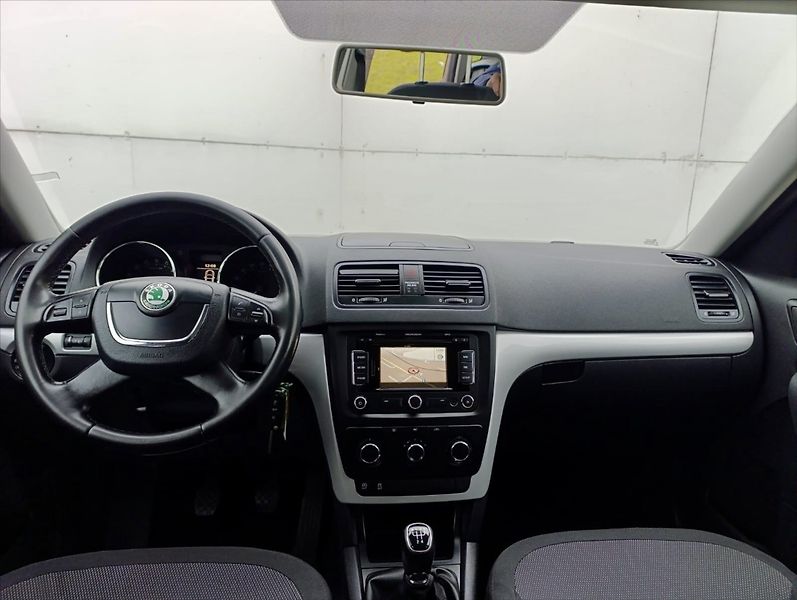 Škoda Yeti 1,6 TDi Navi Klima Tempomat - fotka 15 z 34