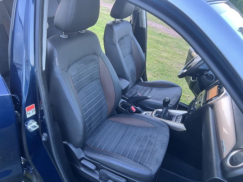 Suzuki Vitara 1,6 88KW,4x4,NAVI,PANORAMA - fotka 23 z 47