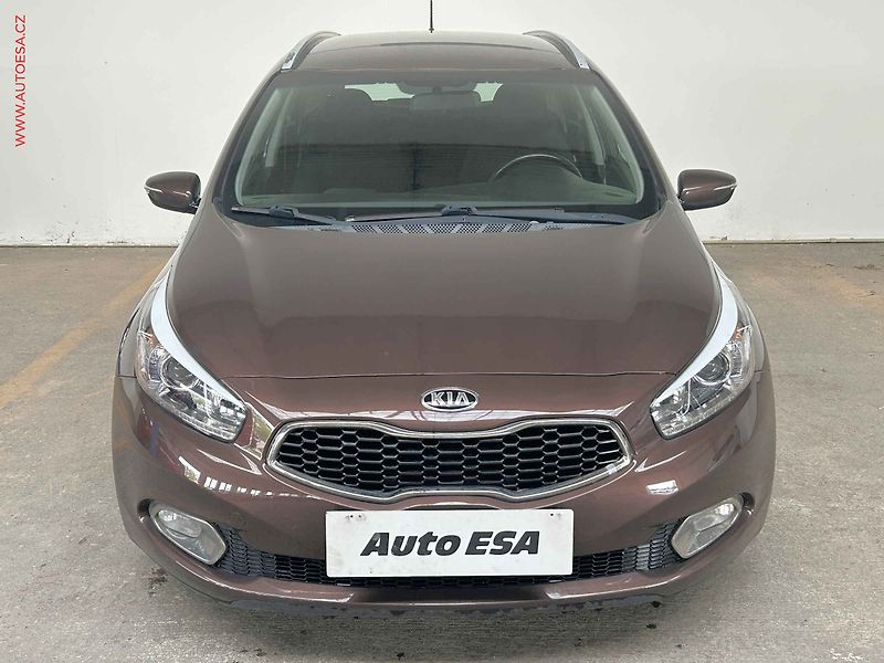 Kia Ceed (2013) 1.6GDi 99 kW, ČR, AAC, tempo - fotka 2 z 16