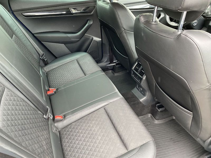 Škoda Karoq (2021) 2.0 TDI Style+ - fotka 9 z 38