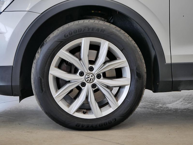 Volkswagen Tiguan - fotka 10 z 25
