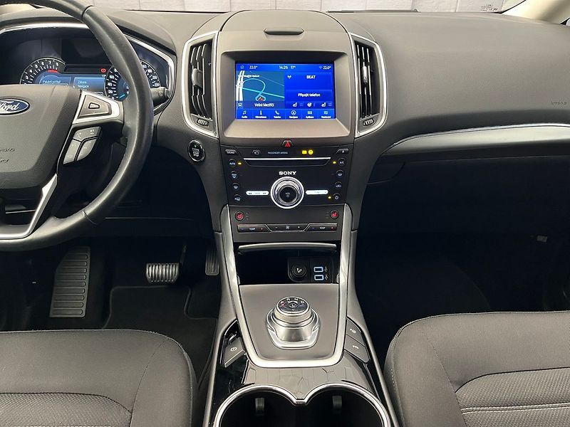 Ford Galaxy 2,5 HEV Titanium 7míst - fotka 13 z 70