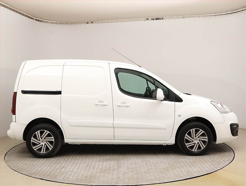 Citroën Berlingo (2016) 1.6 HDi, 3Místa, ČR, DPH - fotka 6 z 15