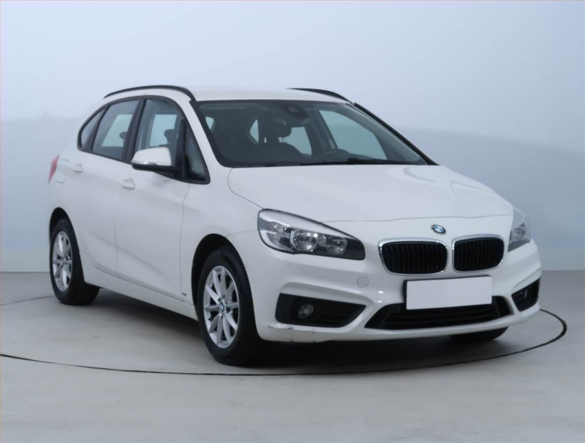 BMW Řada 2 218d Active Tourer, Automat
