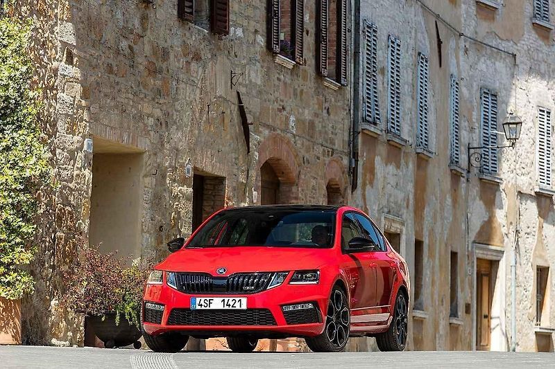 Škoda Octavia RS 245.