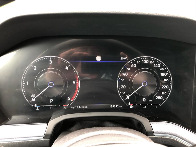 Volkswagen Touareg 3.0 TDI R-Line - fotka 18 z 30