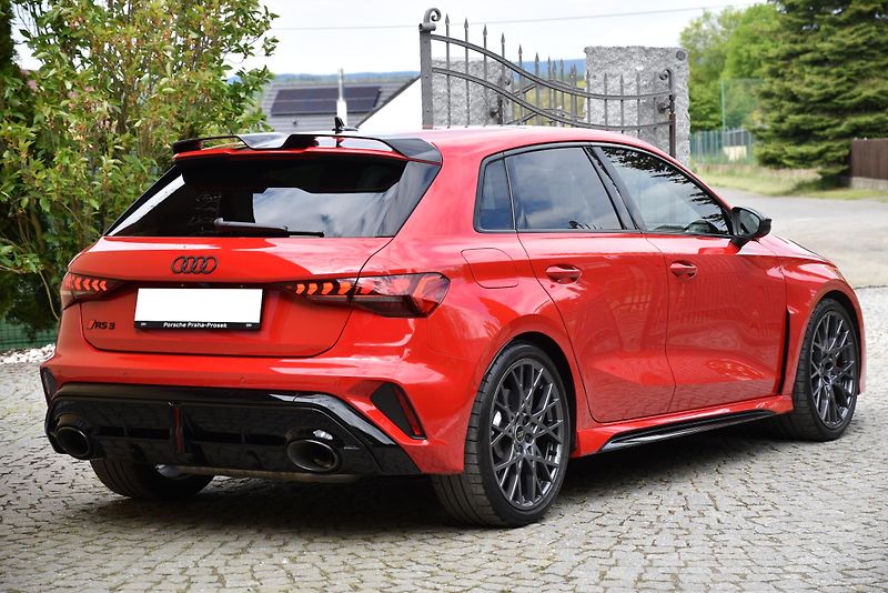 Audi RS 3 2.5 TFSi 294 kW /// REZERVACE  - fotka 3 z 51