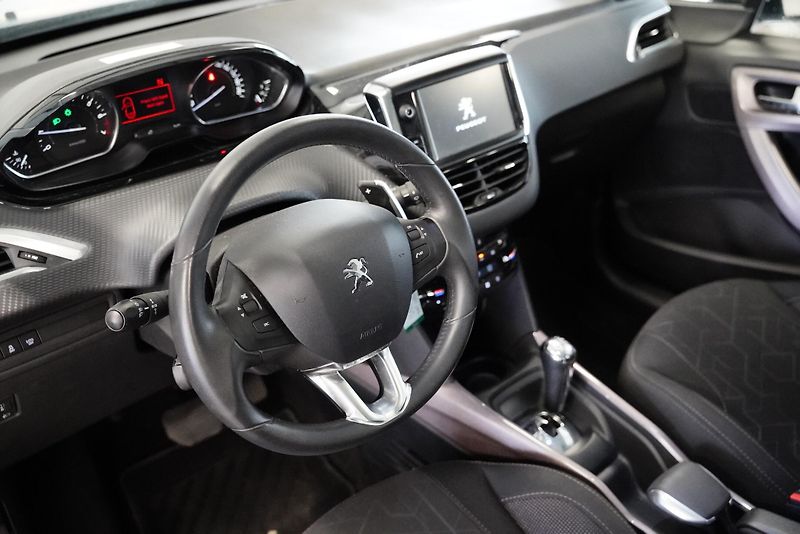 Peugeot 2008 - fotka 5 z 6