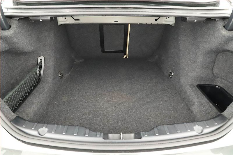 BMW Řada 5 (2014) 520i, Automat, Kůže, Navi - fotka 19 z 20