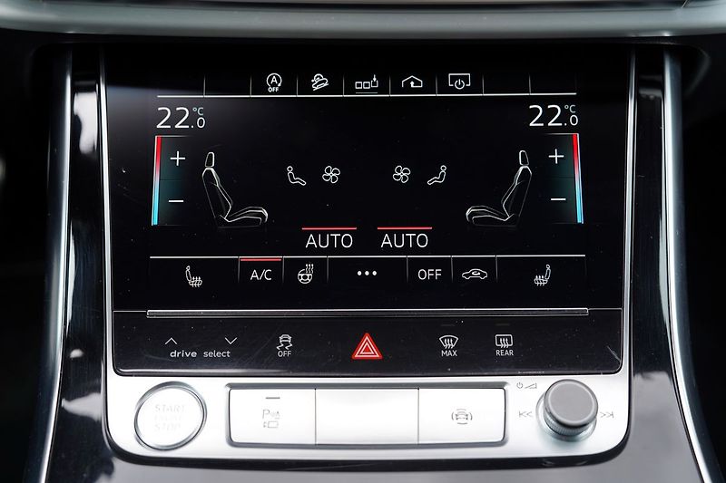 Audi Q8 55 TFSI Q/21kola/S-line/B&O - fotka 39 z 44