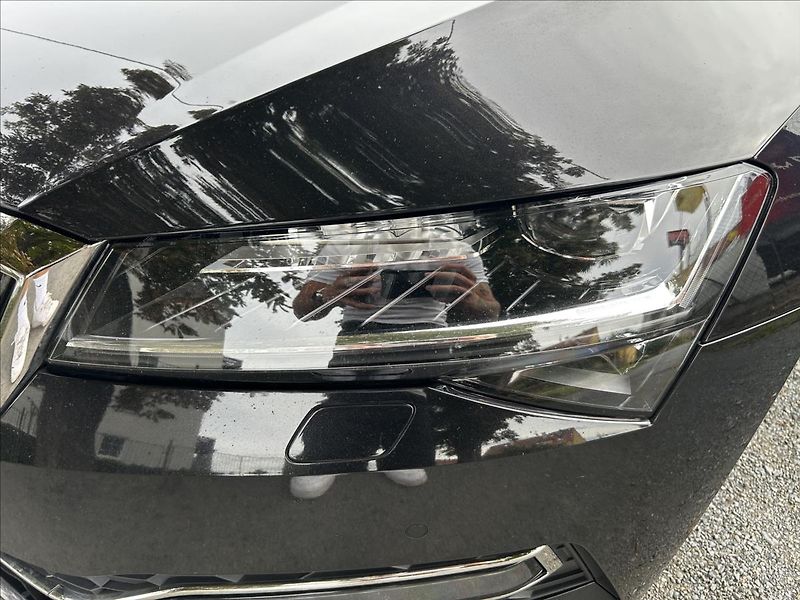 Škoda Superb 2,0 TDi DPH  360° Travel Asist - fotka 44 z 50