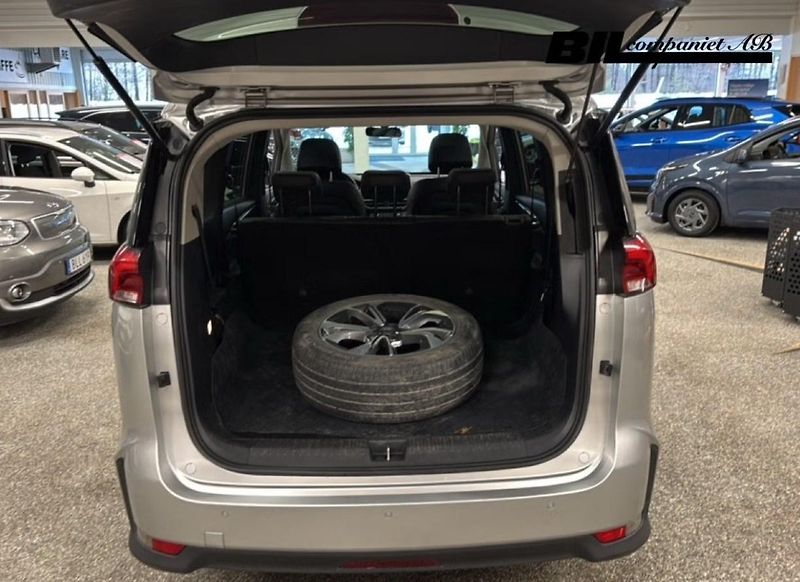 Maxus Euniq 5 Panorama 360 kamera 7 míst  - fotka 13 z 13
