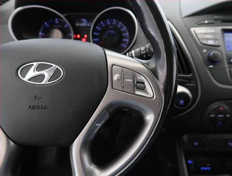 Hyundai ix35 (2015) 1.7 CRDi, Serv.kniha, Kůže - fotka 16 z 19