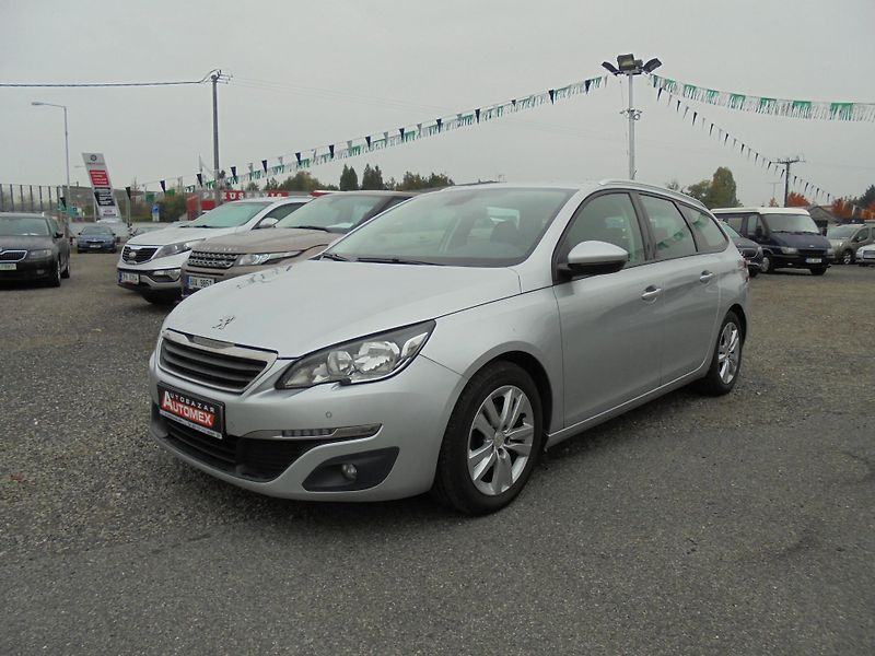 Peugeot 308 (2015) 1.6 HDI- NAVIGACE-ČR-SERVISKA - fotka 3 z 10