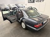 Mercedes-Benz Třídy E (2001) 280I V6 ,150kw, velmi krásný!! - náhled 14
