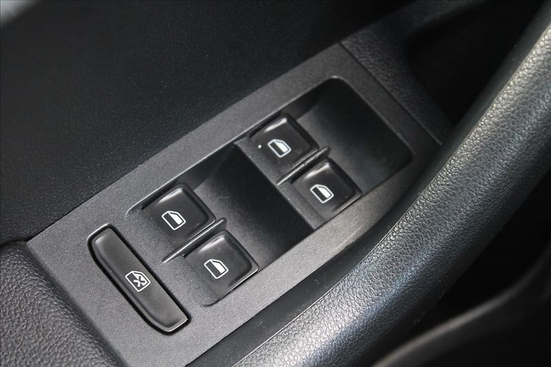 Škoda Octavia 2,0 TDI  ČR,TAŽNÉ,ELEGANCE - fotka 22 z 33