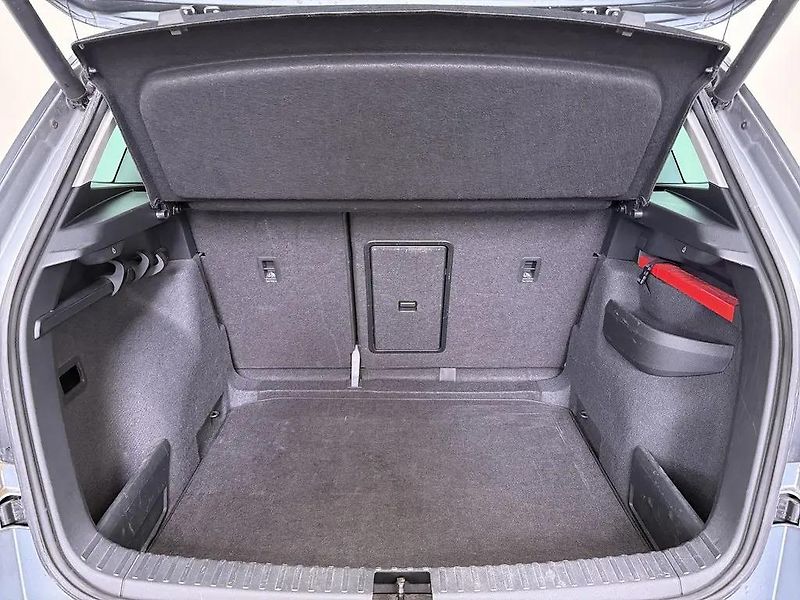 Škoda Karoq 1.5TSI DSG Style/Sport TZ  - fotka 12 z 16