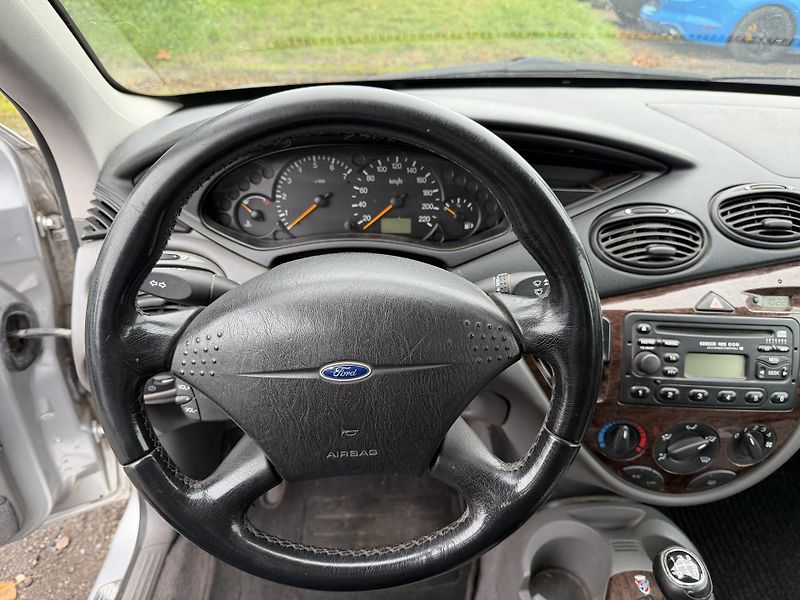 Ford Focus 1.8i - fotka 16 z 20