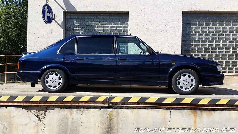 Tatra 613 T700.