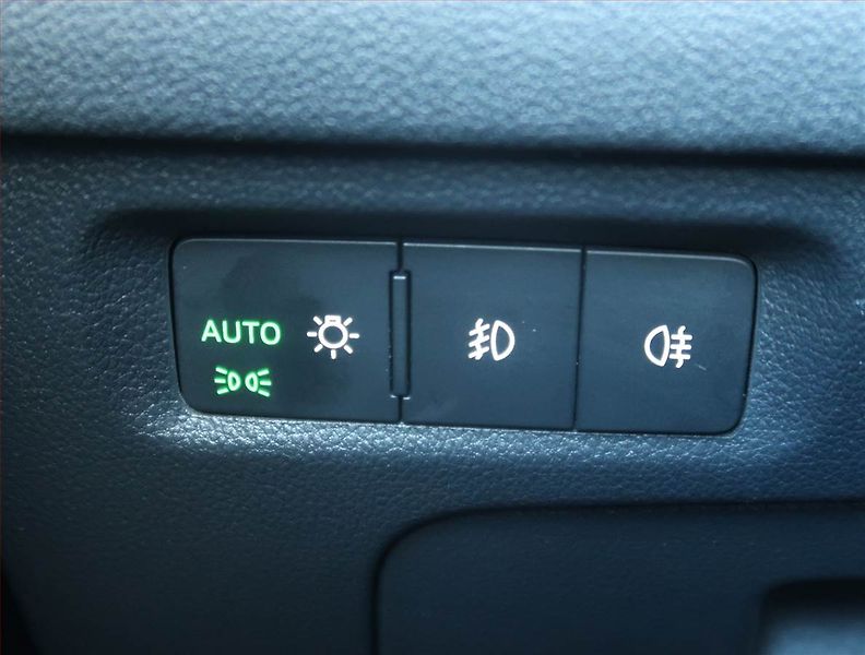 Škoda Octavia (2021) 1.5 TSI, Serv.kniha, Tempomat - fotka 17 z 19