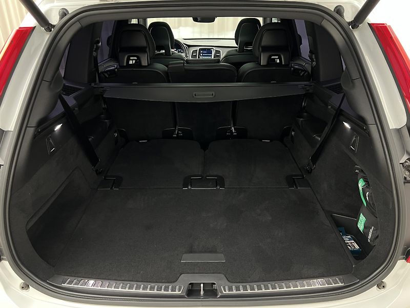 Volvo XC90 B5 AWD R-DESIGN 7 MÍST AUT  - fotka 5 z 47
