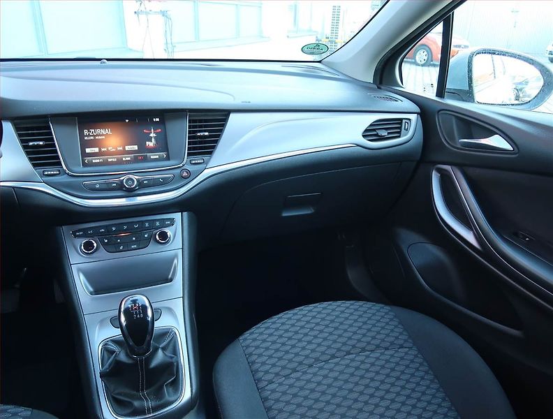 Opel Astra (2017) 1.4 T, Serv.kniha, Tempomat - fotka 8 z 15