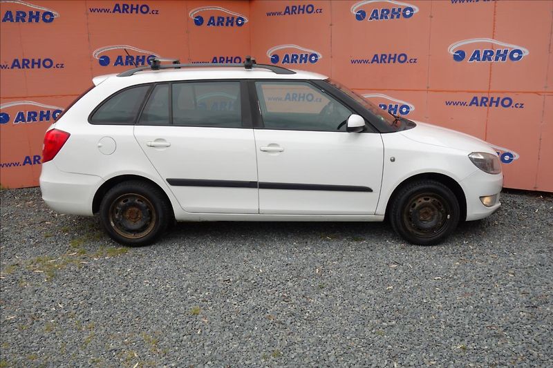 Škoda Fabia 1,4 i 16V 63KW, ČR, AMBITION. - fotka 8 z 29