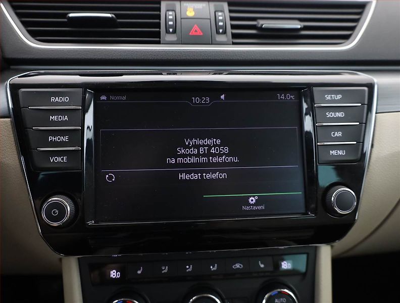 Škoda Superb (2016) Style 2.0 TDI, Kůže, Navi - fotka 13 z 21