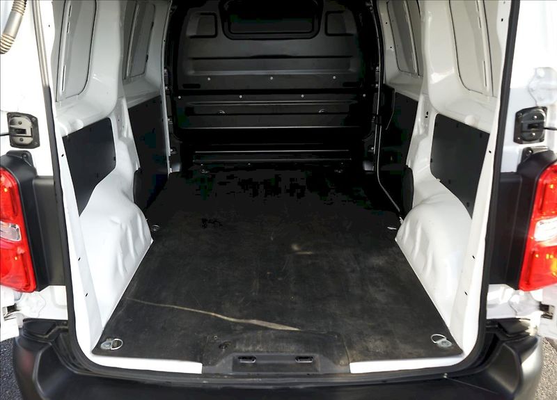 Citroën Jumpy (2020) BlueHDi 75 kW L2H1 Plus - tažn - fotka 7 z 20