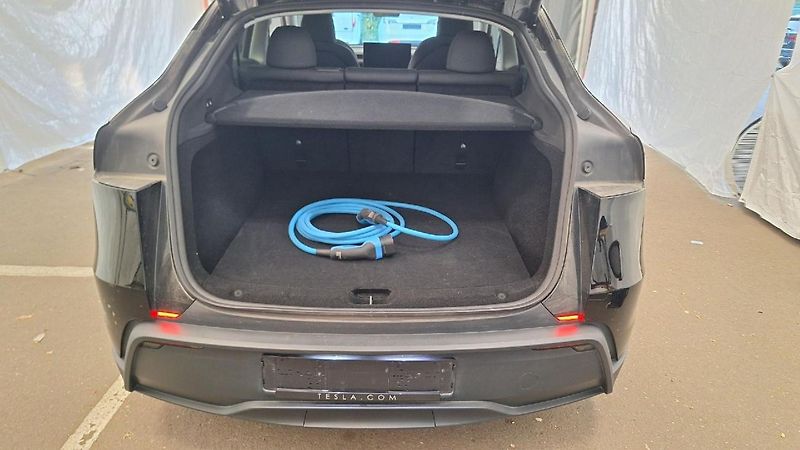 Tesla Model Y ZAMLUVENO ! SOH 98% - fotka 8 z 10