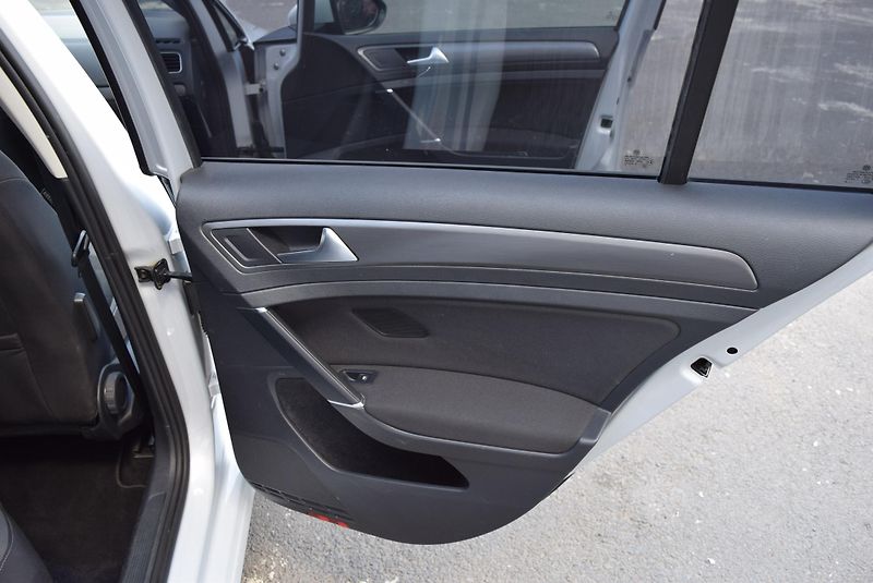 Volkswagen Golf Variant (2018) 1.4TSI 92kw CLBMT TAŽ NAVI APP - fotka 42 z 44