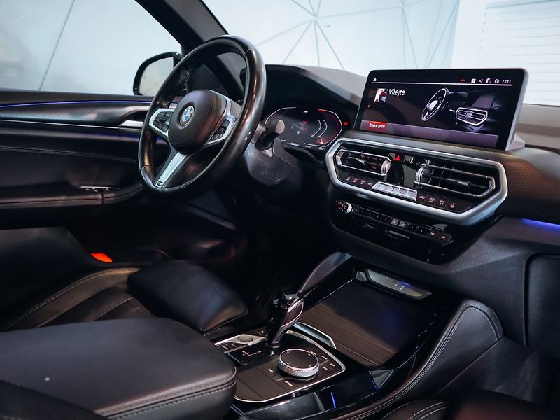 BMW X4 30d xDrive - fotka 19 z 27