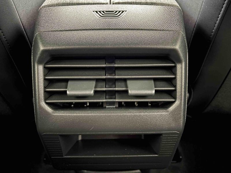 Peugeot 3008 (2025) Allure Hybrid 145 e-DCS6 - fotka 47 z 48