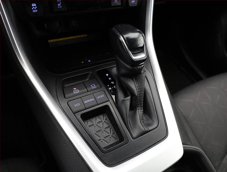 Toyota RAV4 (2020) 2.0 Valvematic - fotka 11 z 18