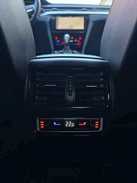 Volkswagen Arteon FL. R-LINE 147kW 4x4 DSG KŮŽE - fotka 24 z 49