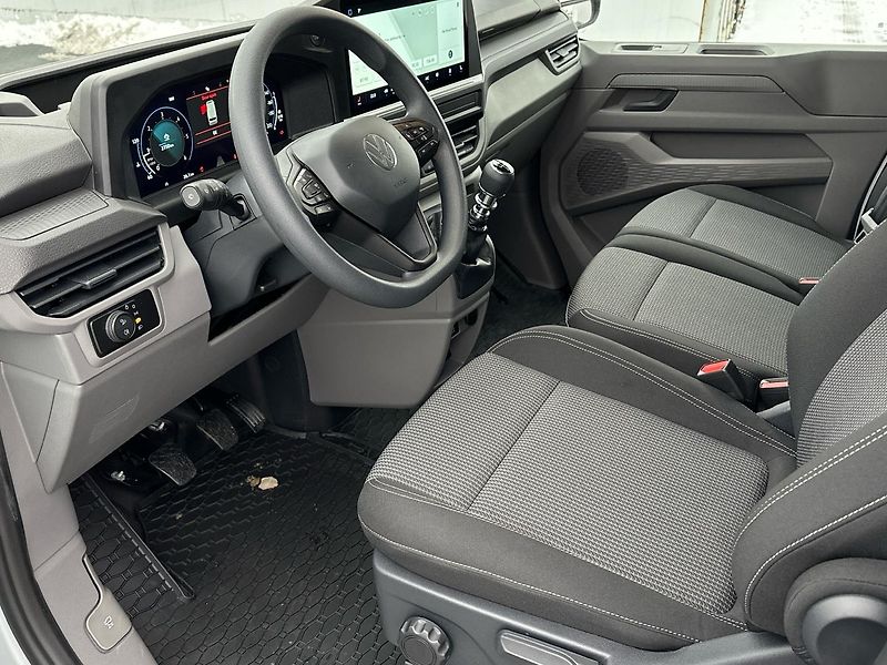Volkswagen Caravelle (2025) 2,0 TDI 9 míst - fotka 11 z 21