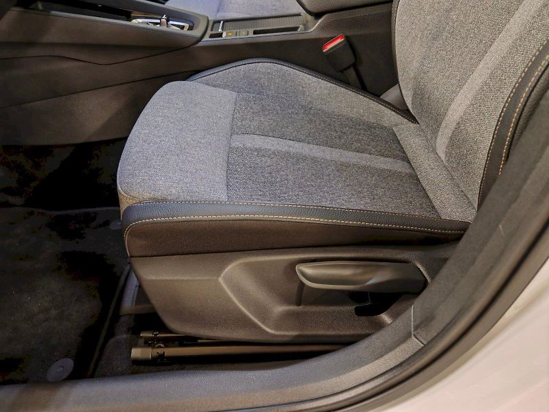 Škoda Octavia (2024) 1.5 TSI 110 kW DSG Top Selecti - fotka 23 z 31