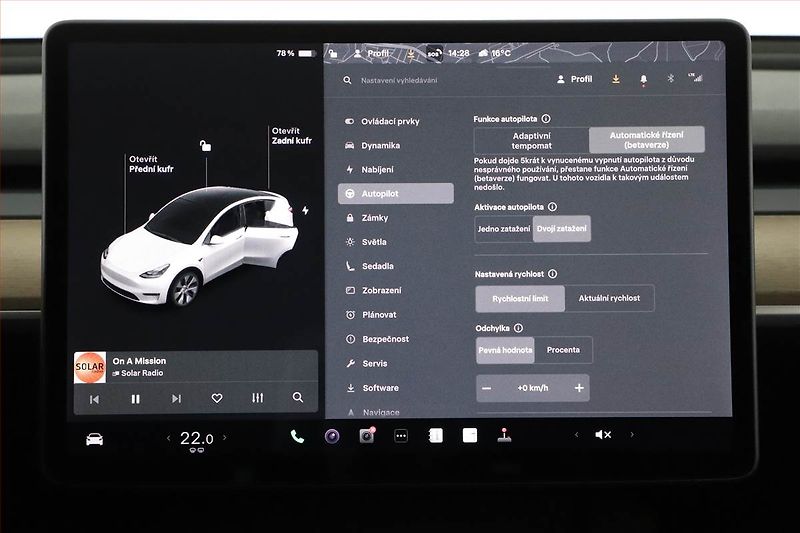 Tesla Model Y (2021) Long Range AWD 75kWh, SoH 91% - fotka 8 z 28