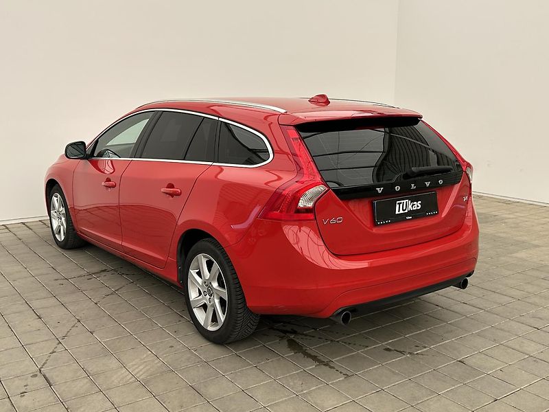 Volvo V60 1.6 T4 Summum - fotka 3 z 26