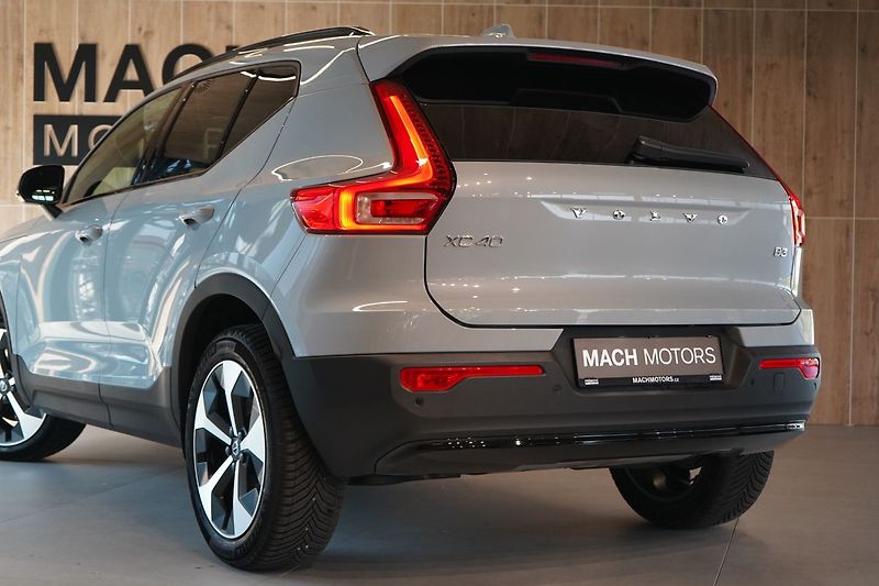 Volvo XC40 B3 Plus Dark, ACC, BLIS - fotka 12 z 43