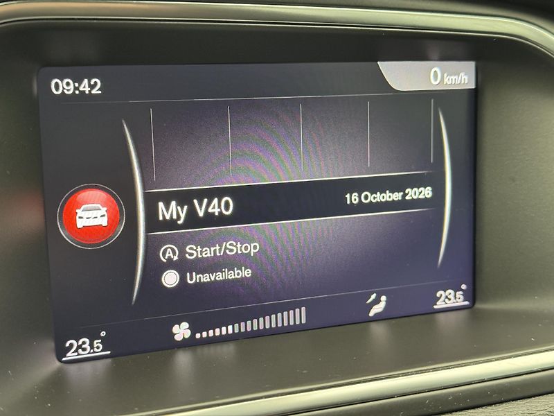 Volvo V40 T2 MOMENTUM AUT - fotka 36 z 41