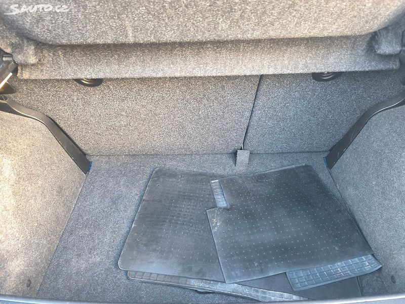 Fiat Punto 1,4,SERVISKA,100TKM,1MAJ65LET - fotka 5 z 23