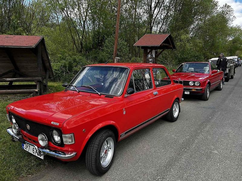 Jízda historických vozidel po Pašeráckých stezkách v obci Rybník.