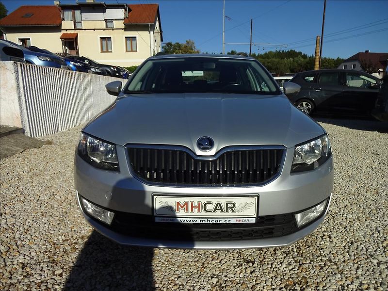 Škoda Octavia III 2,0 TDI 110kW COMBI - fotka 2 z 50